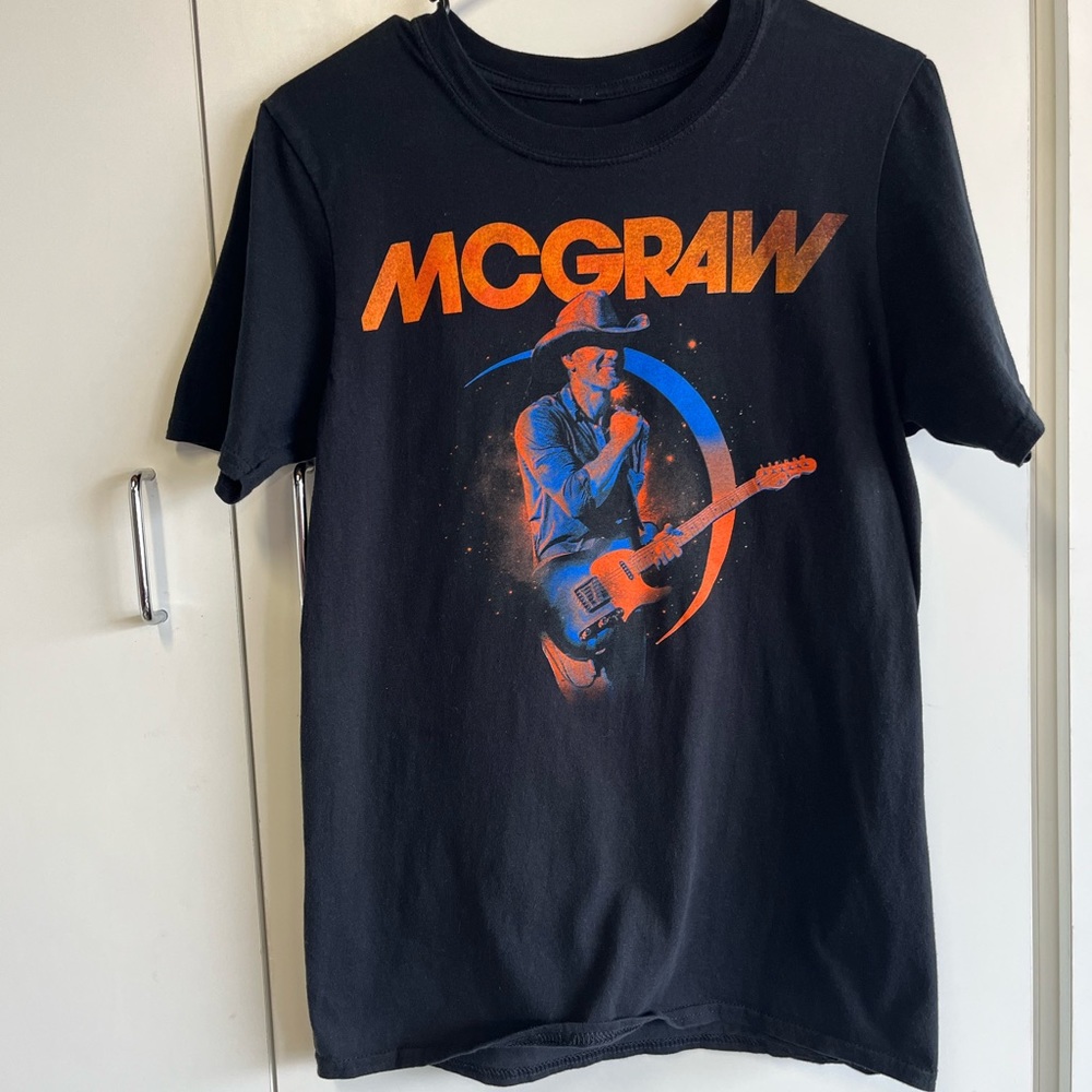 Tim McGraw T-shirt, black, size small,preowned good condition.